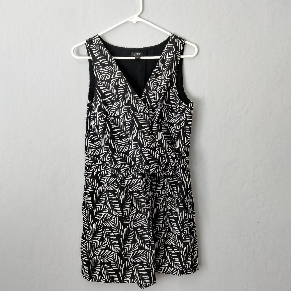 Ann Taylor LOFT Tropical Palm Print Wrap Romper Shorts Black White Sleeveless 6